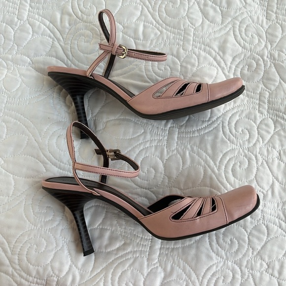Pink heeled sandals. Size 9 - Picture 3 of 4